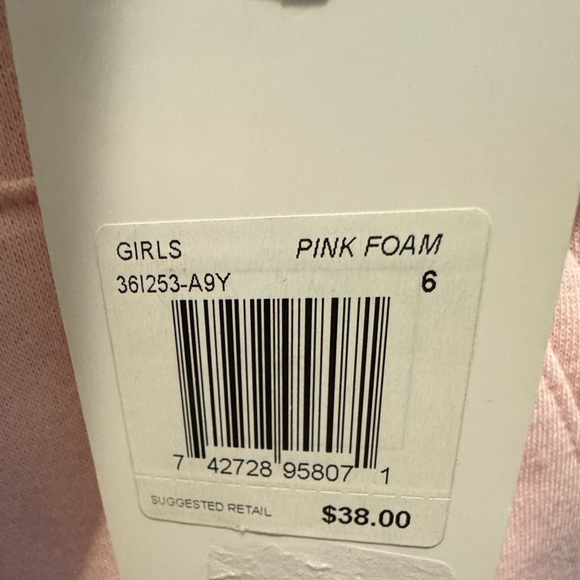 NWT Nike girls sweatshirt with hood size 6 - Picture 3 of 3